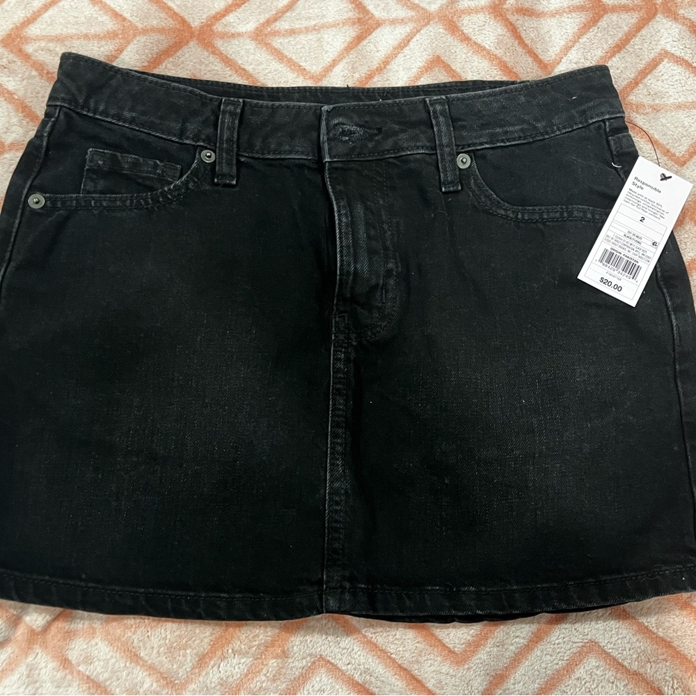 Stylish Black Denim Skirt